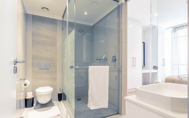 Sandton Smart Apartment Thirteen
