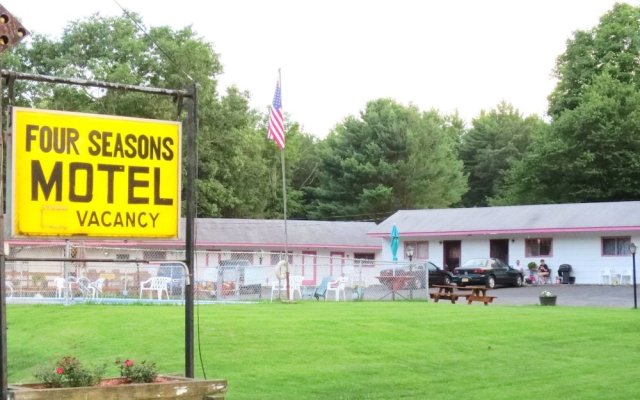 Four Seasons Motel