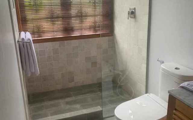 Paradise Garage Komodo Villa