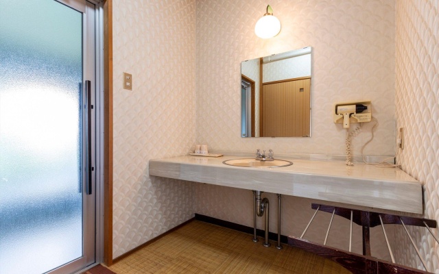 OYO Hotel Kitaguni Grand Hotel Tsuruga – Bathroom – Tsuruga