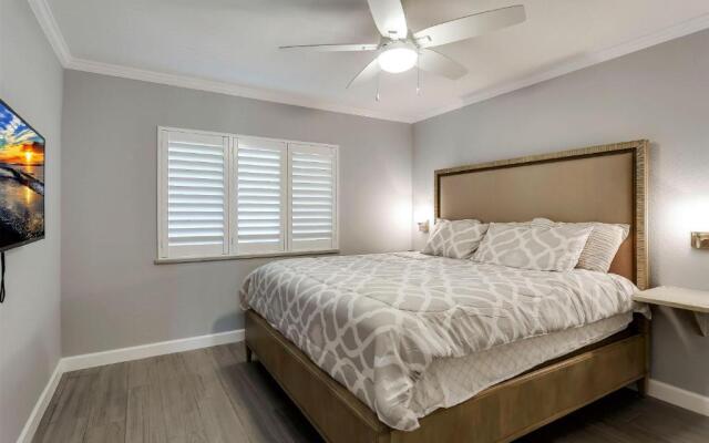 Land's End 10-403 Beach Front - Premier