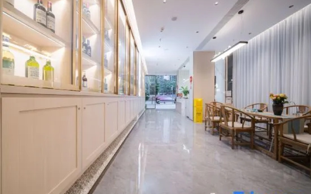 Shunyi Hotel (Shēnzhèn Běi Zhàn 6979 Shāngyè Zhōngxīn Diàn )