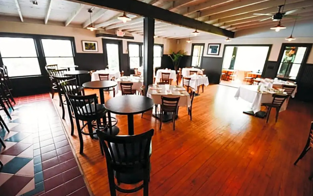 Rainbow Mountain Resort