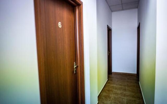 Hostel Tomi