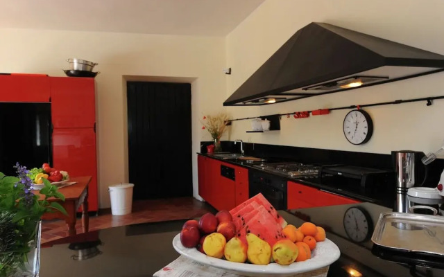 Villa in Montemaggiore With Private Pool