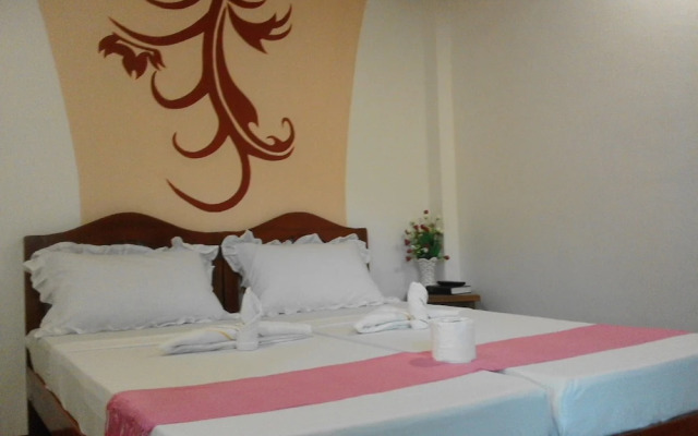 Vali-Joe Travel Lodge