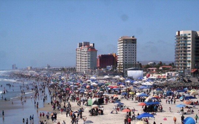 Rosarito Beach Apartments (walking distance to Papas n Beer)