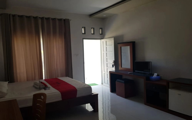 RedDoorz near Pantai Timba Batu Lombok