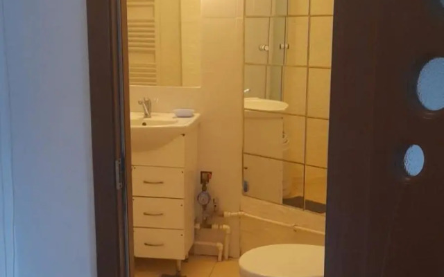 Central Bright Modern Studio