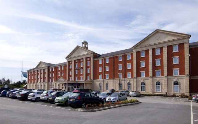 Premier Inn Manchester Trafford Centre West