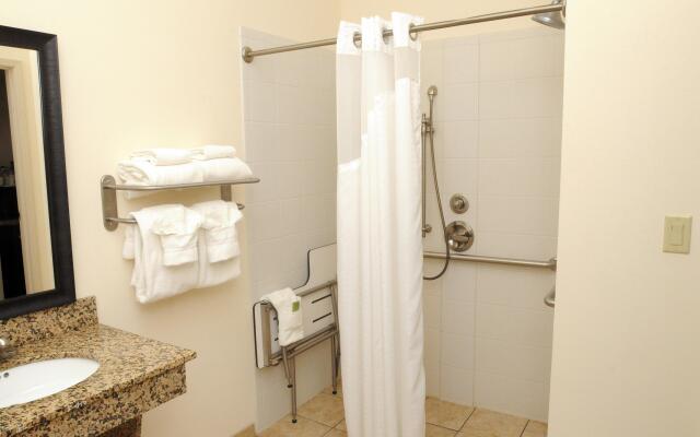 Holiday Inn Express Hotel & Suites Cambridge by IHG