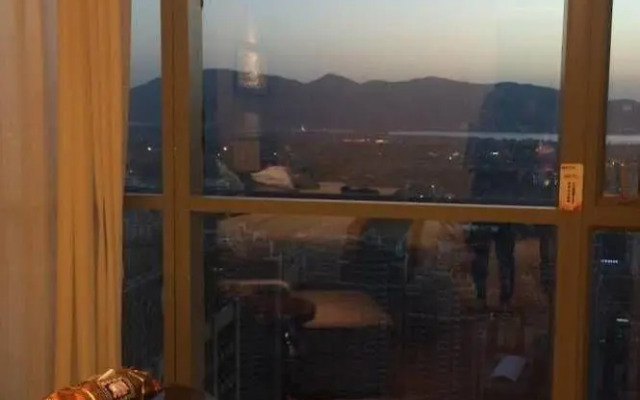 Soluxe Hotel