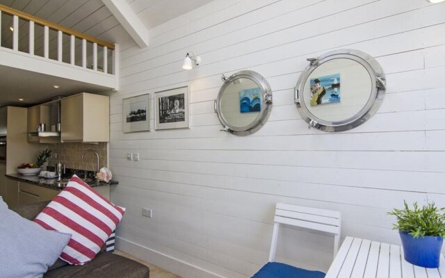 Frannie Shaldon in Shaldon