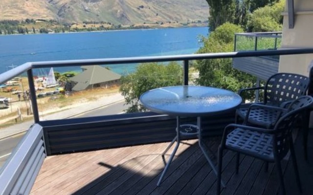 Marina Views Apartment
