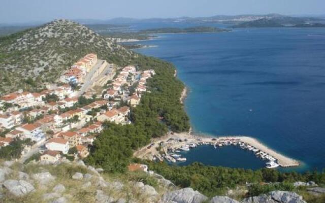 Apartments Davor