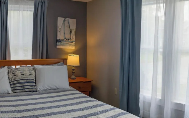 Newly Renovated Acadia Apartment Maple Street