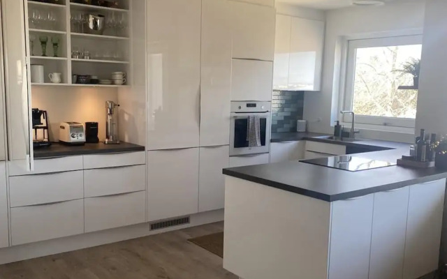 Bright and Spacious 2 Bedroom Apartment in Rvk