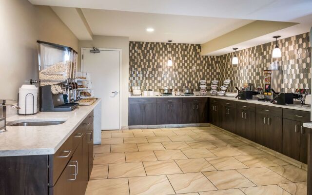 Country Inn & Suites by Radisson, Grandville-Grand Rapids West, MI