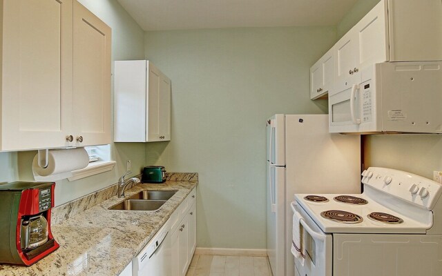 Captain's Quarters 1 Bedroom Condo by Redawning