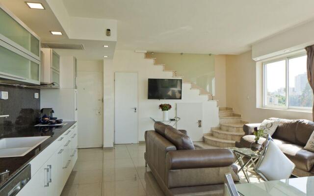 Penthouse with Panoramic View by FeelHome