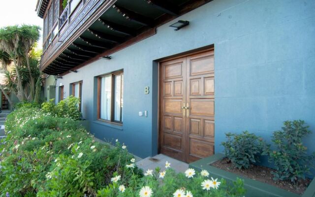 Los Rodeos Apartments