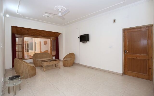 OYO 10208 Home Valley View 2BHK Kasauli