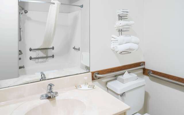 Super 8 by Wyndham Fond Du Lac