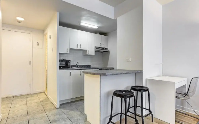 Destination Stays McGill Plaza DT MTL