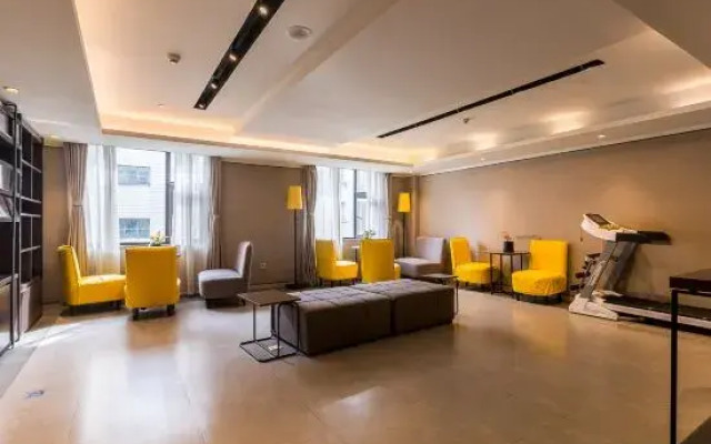Homeinn Plus Hotel (Nanjing Xinjiekou)