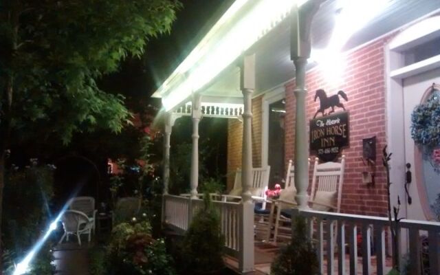 Historic Iron Horse Inn