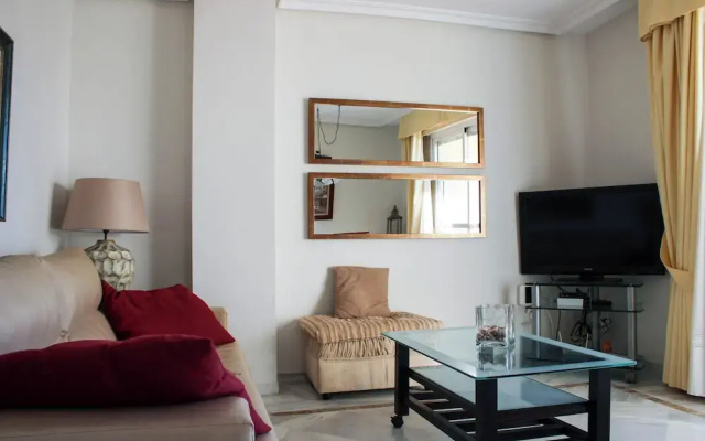Apartment 10 Minutes Walk From Puerto Banús