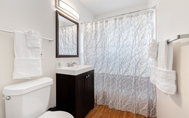 Centrally Located Townhome Near PVH - Dog Friendly