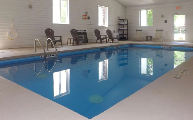 Clarion Pointe-Dillard near Blue Ridge Mountains