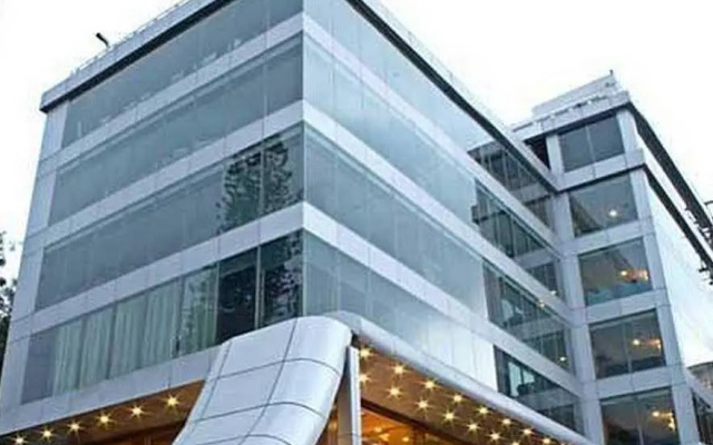 Shelton Grand