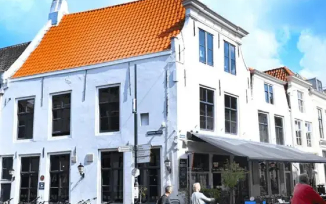 De Bij Middelburg