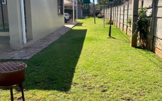 Luxurious 3 bed House Modern Open Plan- Borehole - 2046