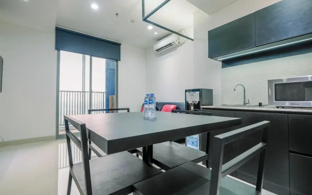Luxury 2BR Apartment at Pejaten Park Residence with Bathtub