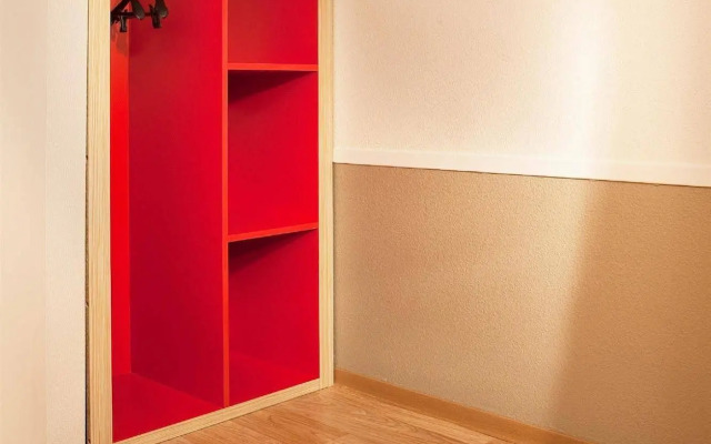 Première Classe Versailles - St Cyr l'Ecole