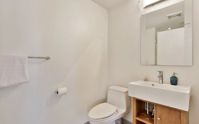 Montreal Convention Center Apartments
