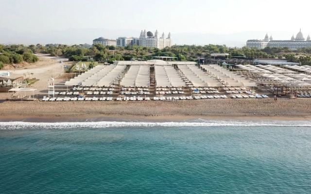 Port River Hotel & Spa