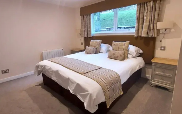 Loch Rannoch Highland Club Pine Marten Lodge 01