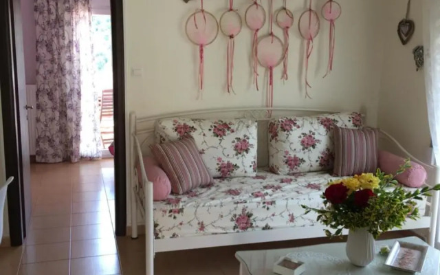Iris Deluxe Suites 1