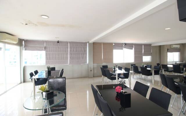 Airy Thamrin Kota Bumi 31 Jakarta