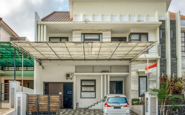 RedDoorz near Ma Chung University