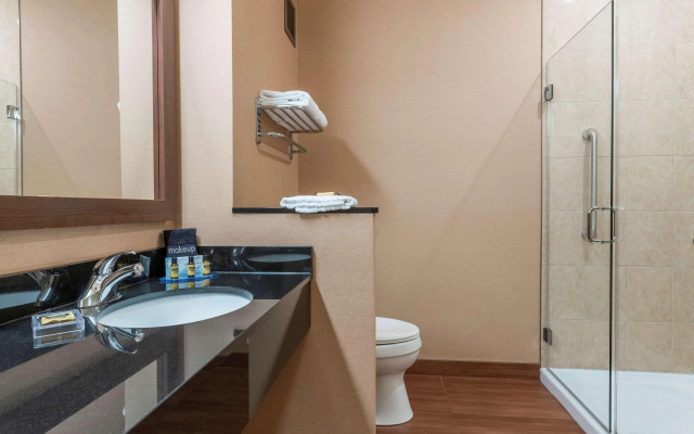 Best Western Plus Bathurst Hotel & Suites