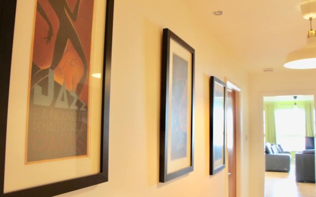 Modern 3 Bedroom Property Near Edinburgh Harbour