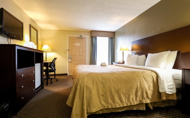 Copley Inn & Suites By OYO Akron OH