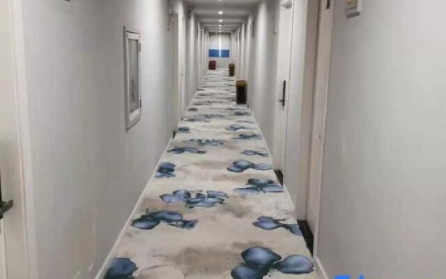 Colorful Art Hotel Shanghai