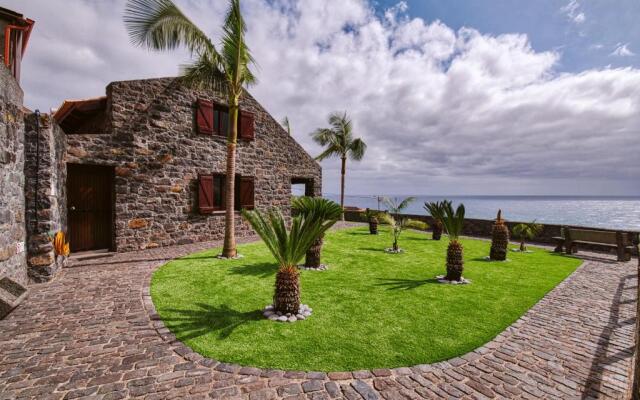 Seixal Sunny Villa