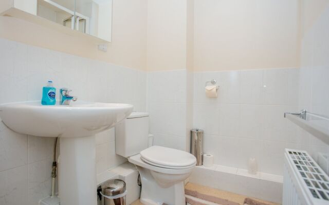 2 Bedroom Balcony Apartment In Putney